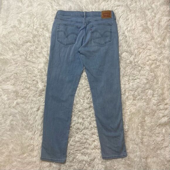 Levis Boyfriend Skinny Jeans Light Blue Denim Size 28 x 30 Stretchy Measures 32x - Picture 4 of 11